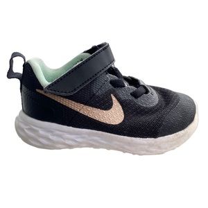 Nike Revolution 6 - US 6C